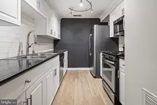 2633 Adams Mill Rd NW, Washington, DC 20009 - Photo 2