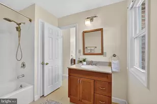 1905 47th St NW, Washington, DC 20007 - Photo 28