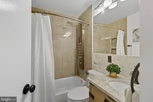 237 G St SW, Washington, DC 20024 - Photo 18