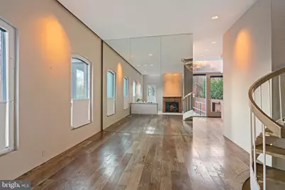 901 26th Street NW, Washington, DC 20037 - Photo 16