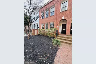 817 E St SE #1, Washington, DC 20003 - Photo 2