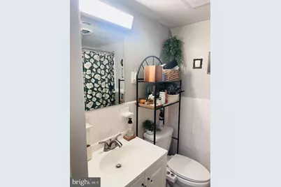 817 E St SE #1, Washington, DC 20003 - Photo 8