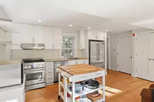 631 D St SE, Washington, DC 20003 - Photo 8