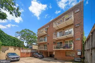 2515 P St NW, Washington, DC 20007 - Photo 2