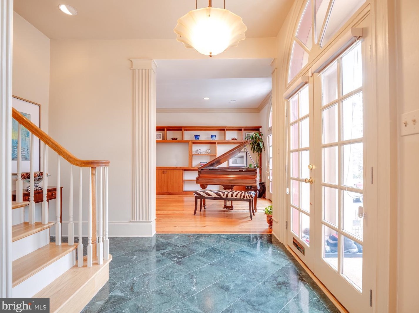 112 5th St, Washington, DC 20003-1122