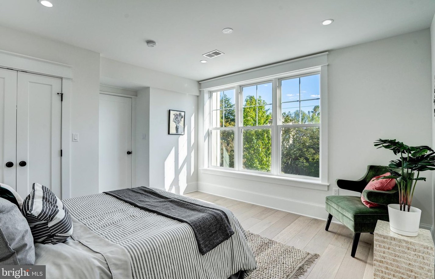 3769 Oliver St, Washington DC 20015-2532 exterior