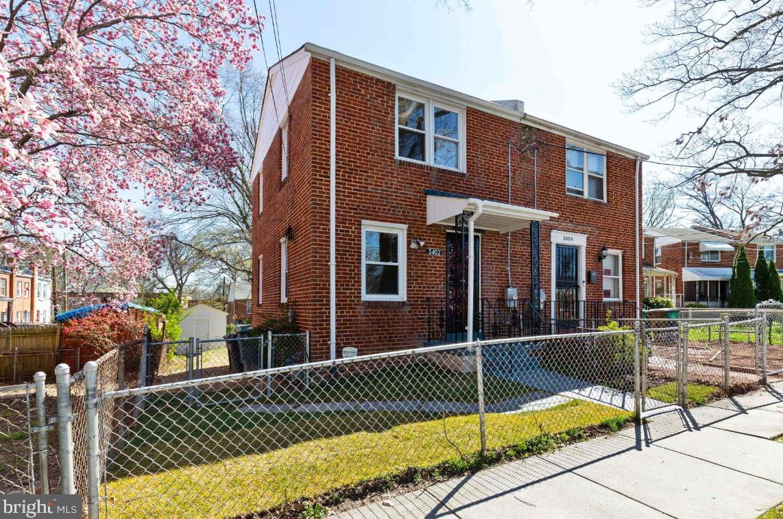 3402 24th St, Washington, DC 20020-1902
