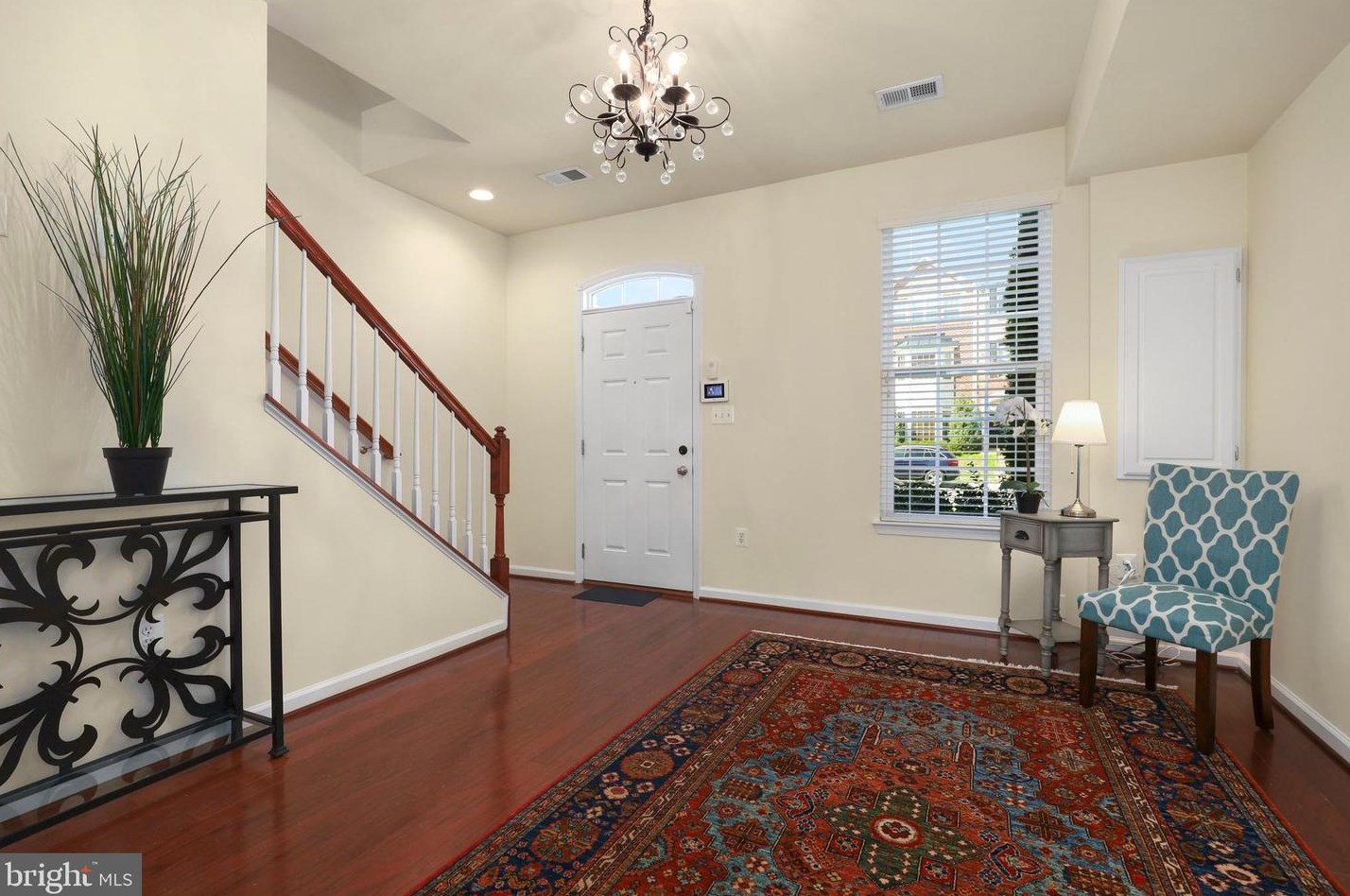 2525 Hurston Ln, Washington, DC 20018-3805