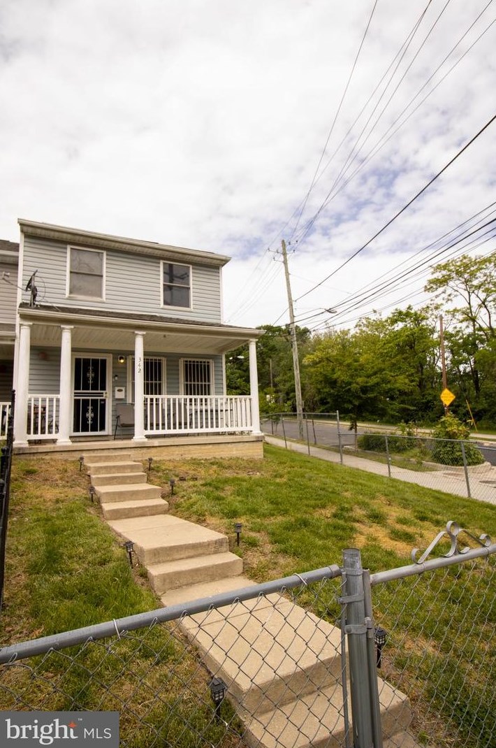 342 55th St, Washington, DC 20019-6705