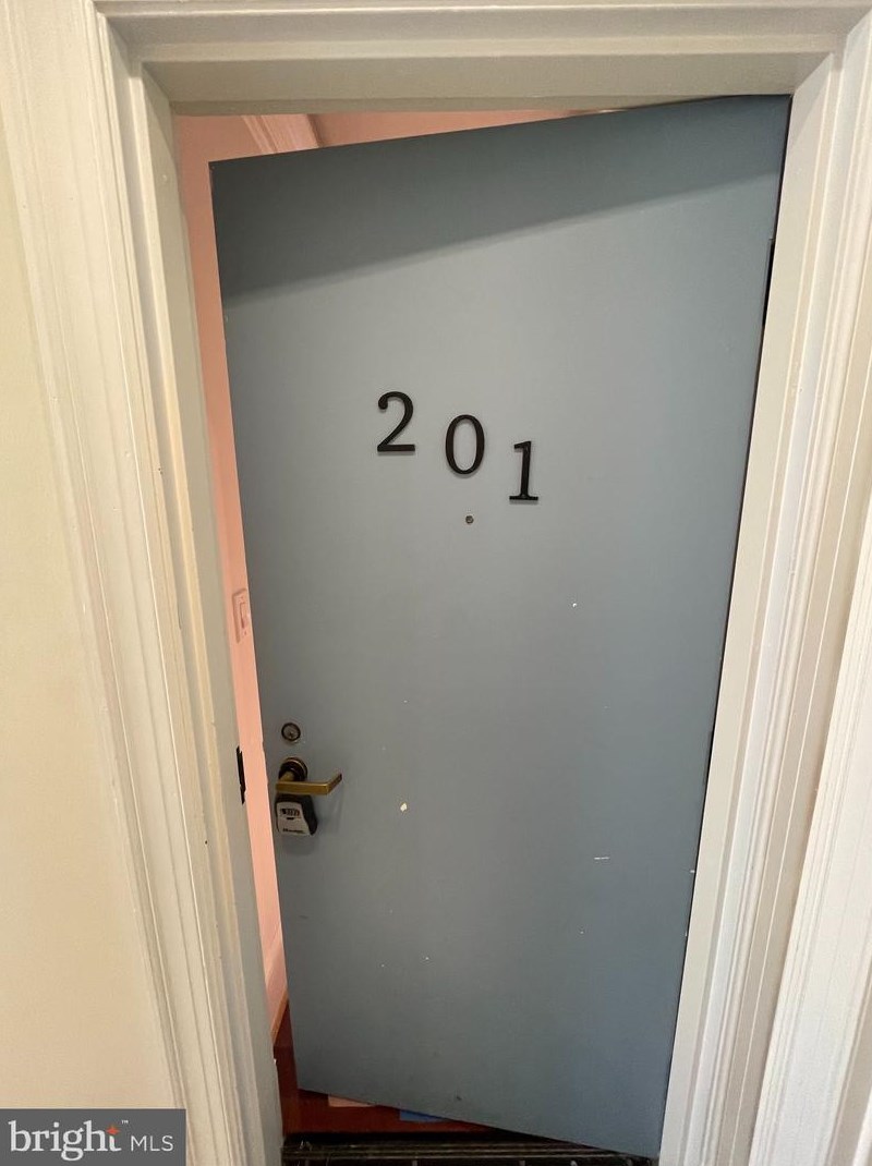936 Madison St Nw #201, Washington, DC 20011