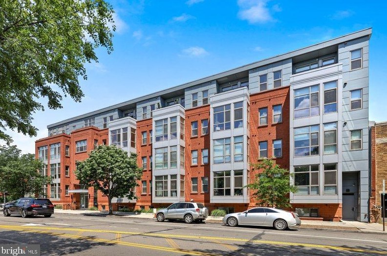 900 11th St, Washington DC 20002-3702 exterior