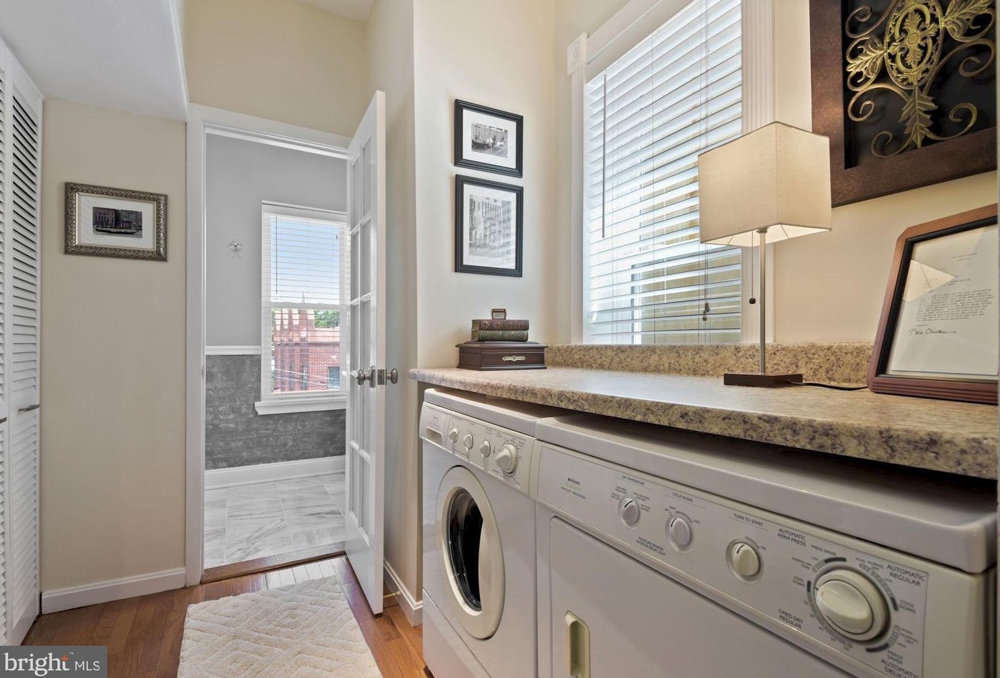 212 E St, Washington DC  20002-4923 exterior