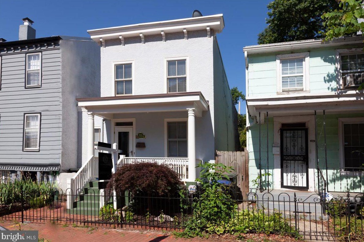 521 4th St, Washington, DC 20003-4222
