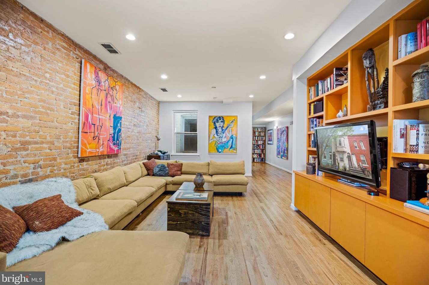 42 Bates St, Washington, DC 20001-1112