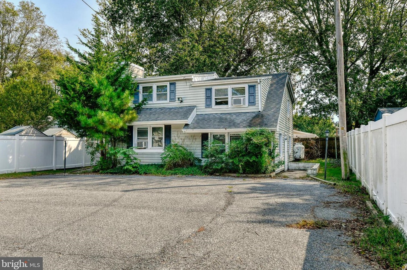 2 Washington St, Rehoboth, DE 19971-1714