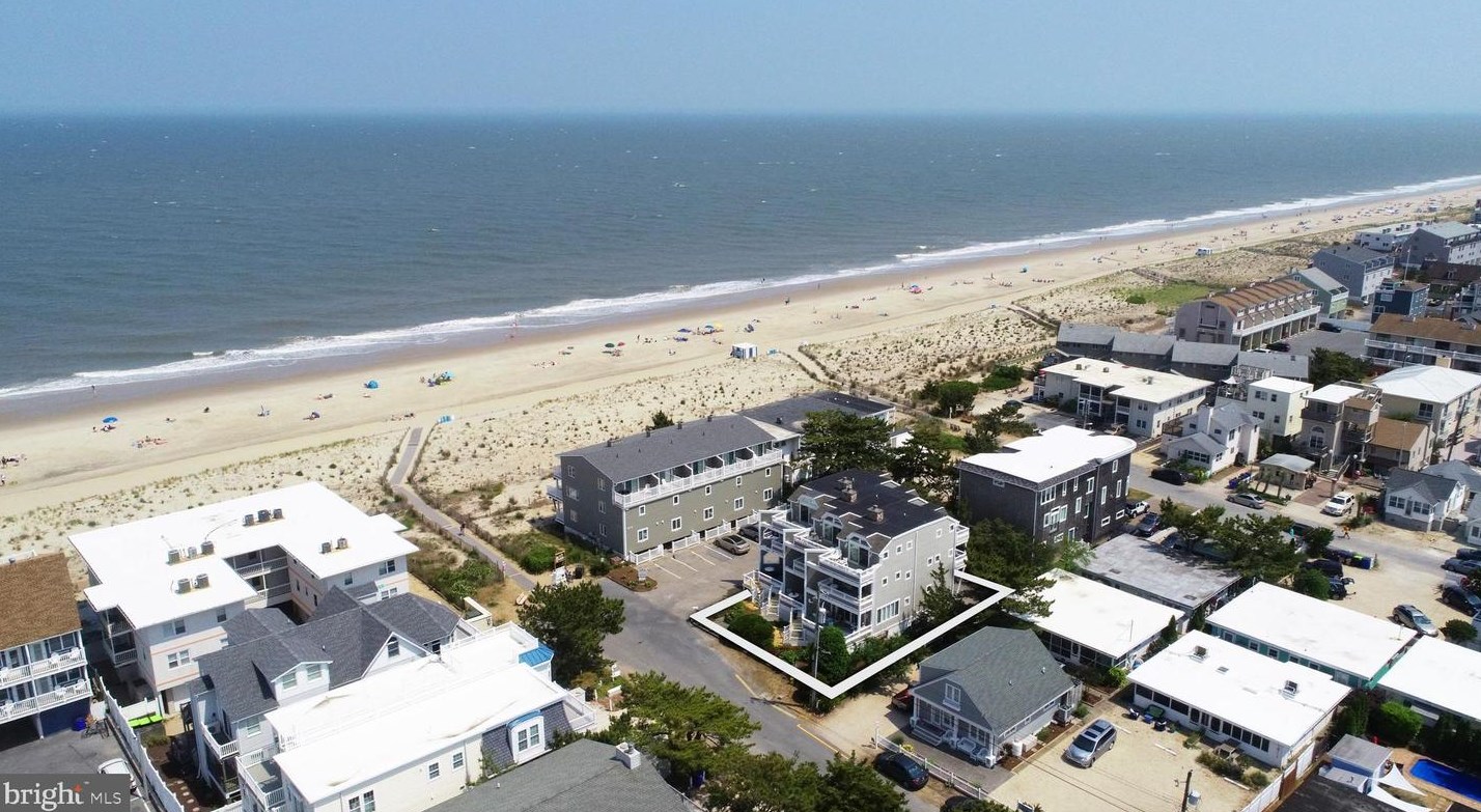 4 Swedes St, Rehoboth, DE 19971