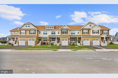 305 Mill Pond Avenue - Photo 1