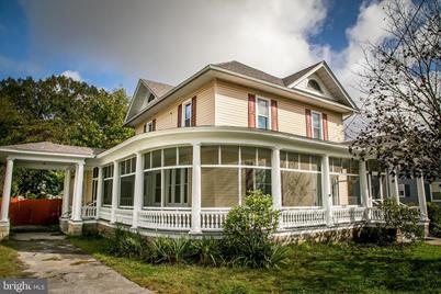 905 E State Street - Photo 1