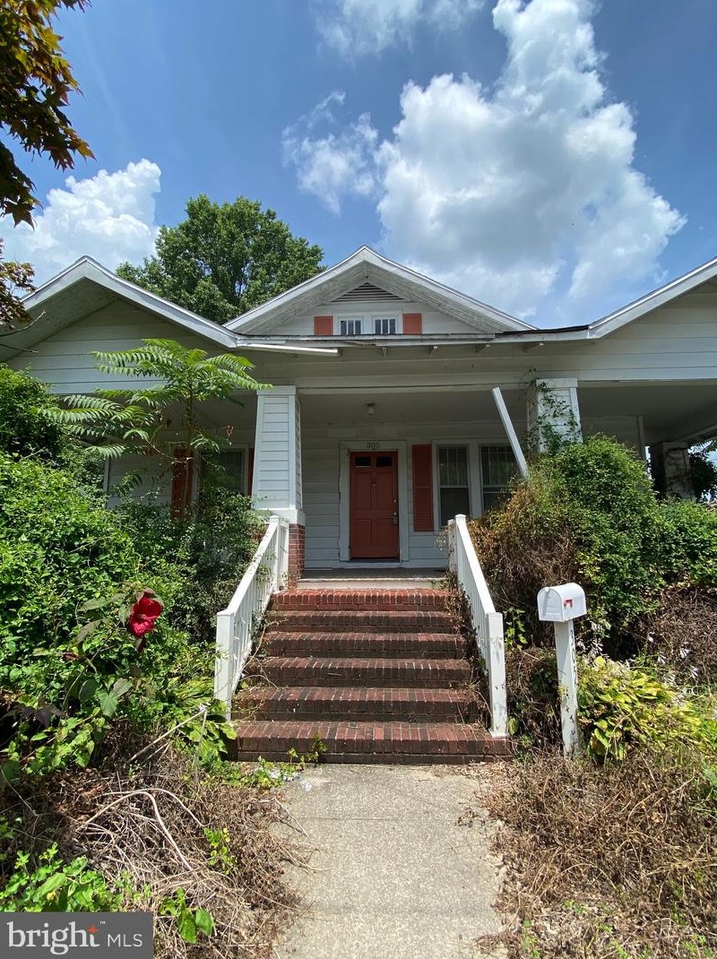 305 Delaware Ave, Delmar, DE 19940