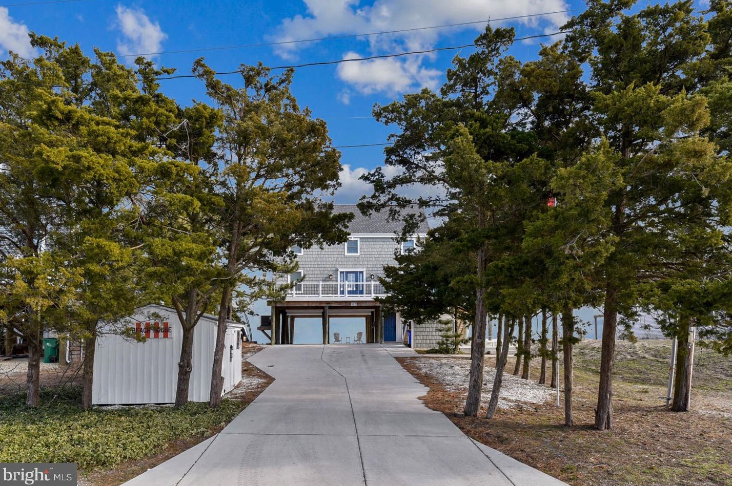 8979 Shore Dr, Slaughter Beach, DE 19963