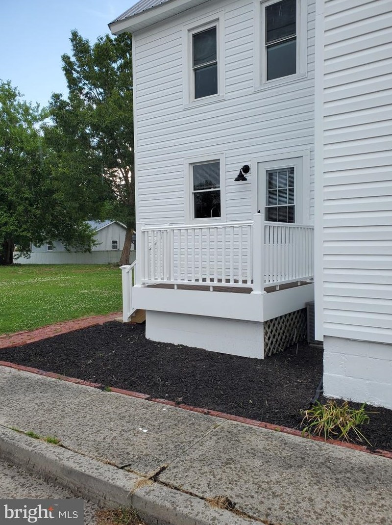401 E State St, Delmar, DE 19940