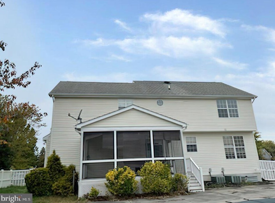 4 Royal Dr, Slaughter Beach, DE 19963