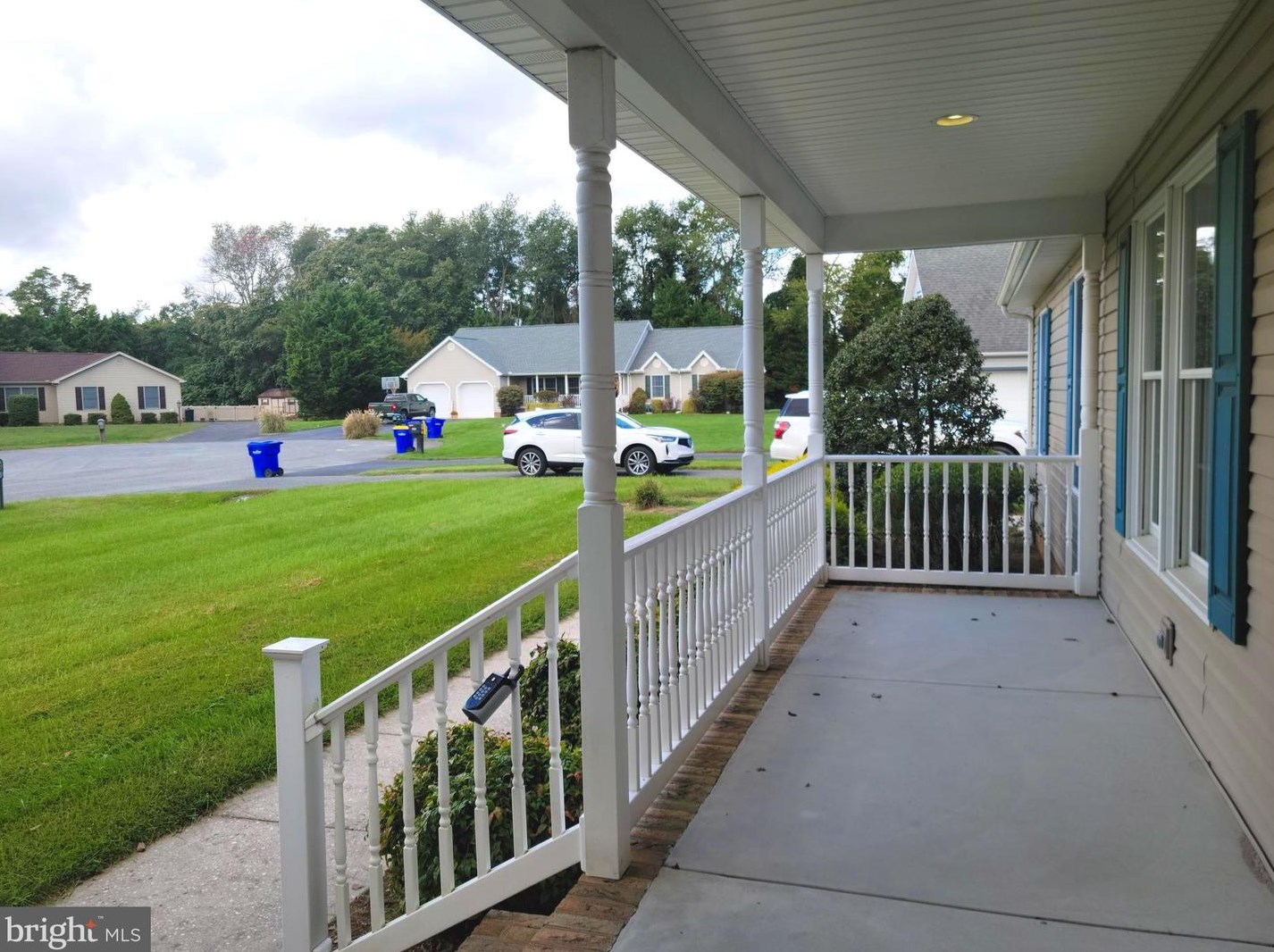 17488 Kingston Dr, Slaughter Beach, DE 19963