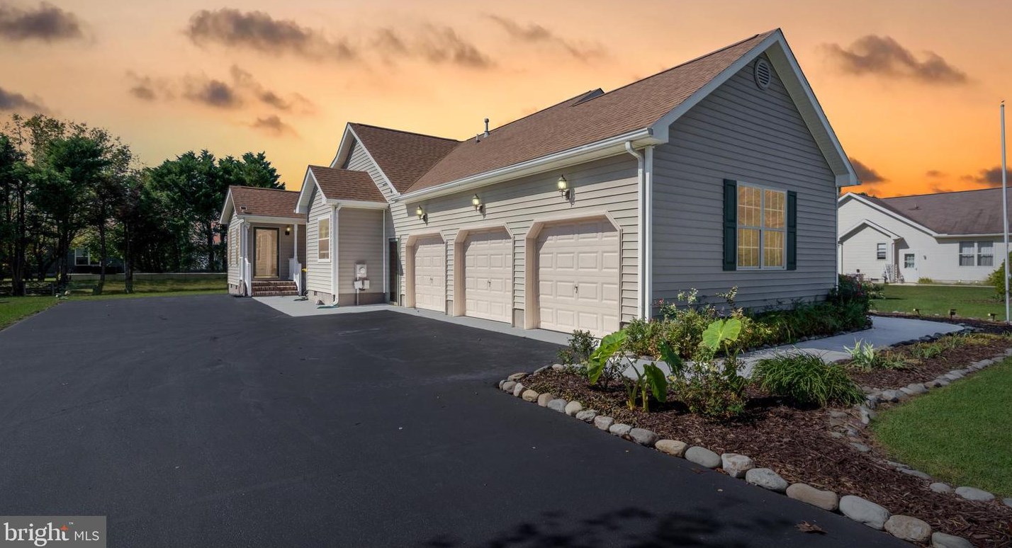 400 Matthews Circle, Slaughter Beach, DE 19963