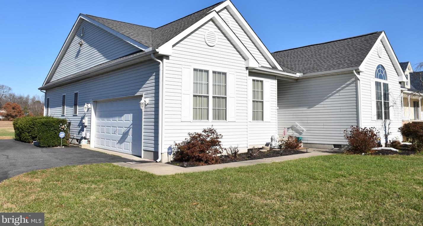 27 Dove Knoll Dr, Rehoboth DE  19971-9210 exterior