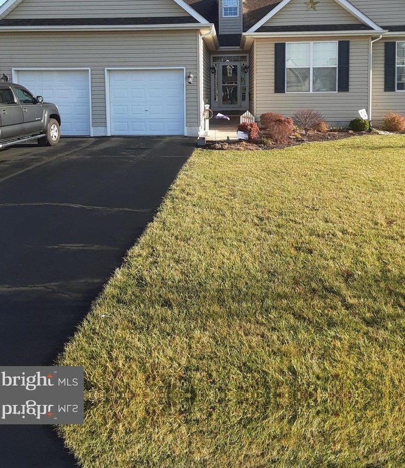 101 W Green Ln, Slaughter Beach, DE 19963