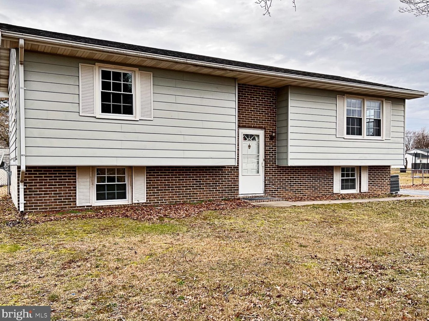 639 Hammond Dr, Slaughter Beach, DE 19963