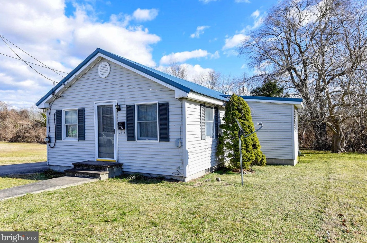 19 Fisher Ave, Slaughter Beach, DE 19963