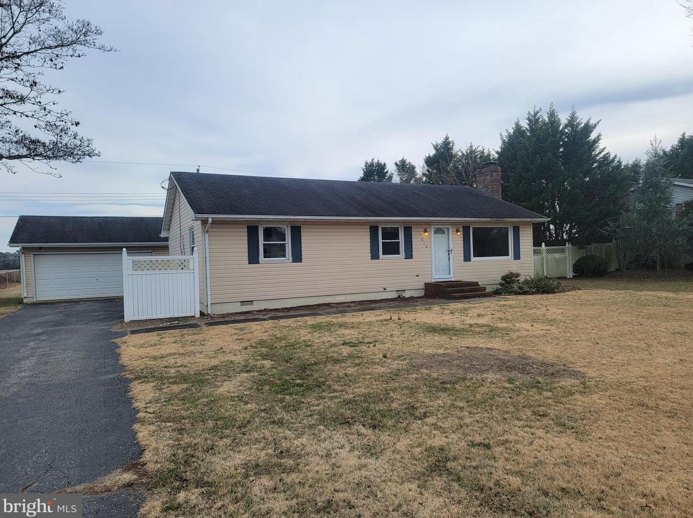 616 Hammond Dr, Slaughter Beach, DE 19963