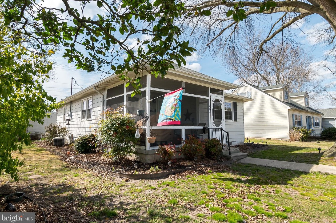 606 Oak Rd, Seaford, DE 19973
