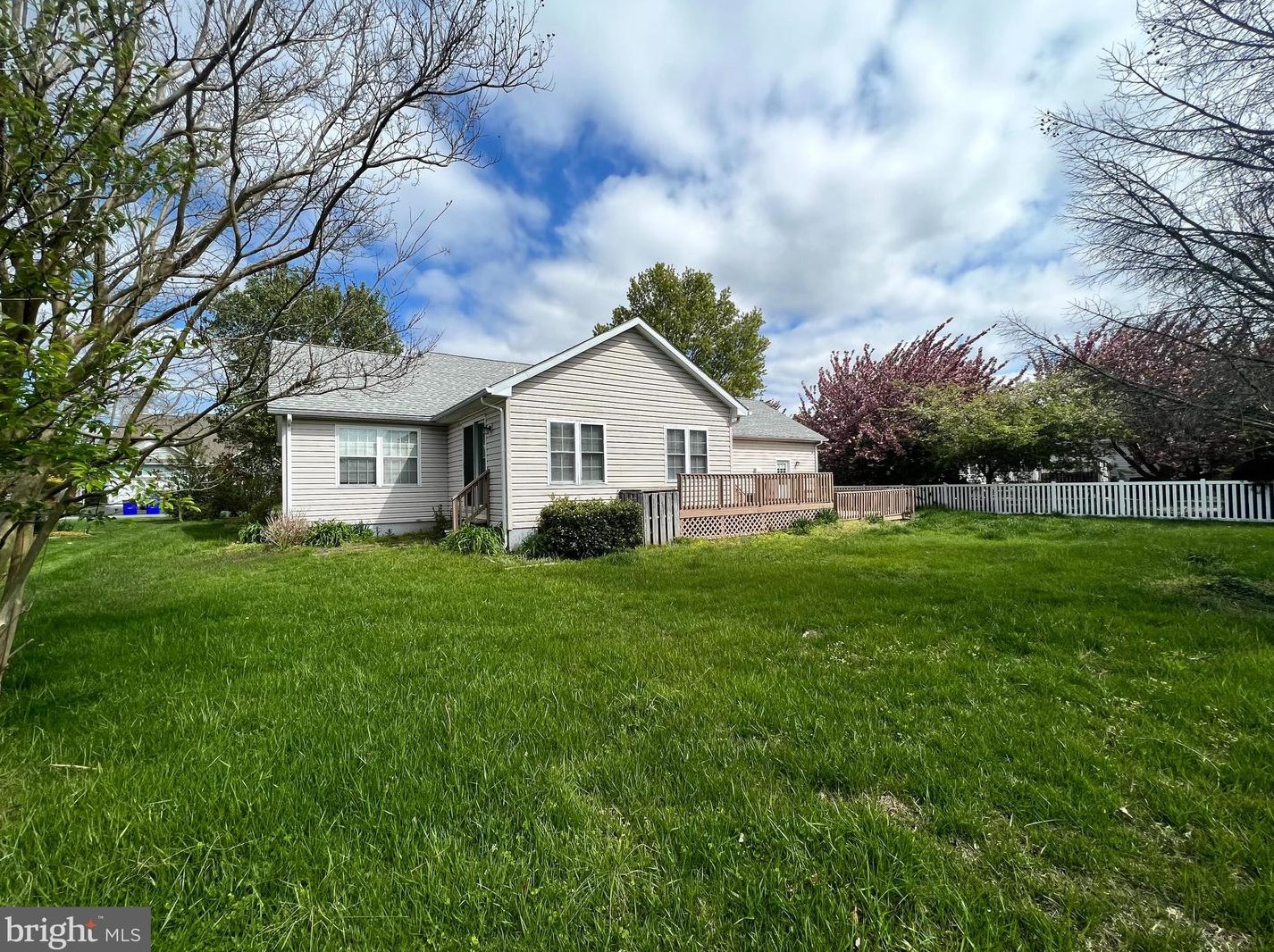 47 Radcliffe Dr, Rehoboth DE  19971-9412 exterior