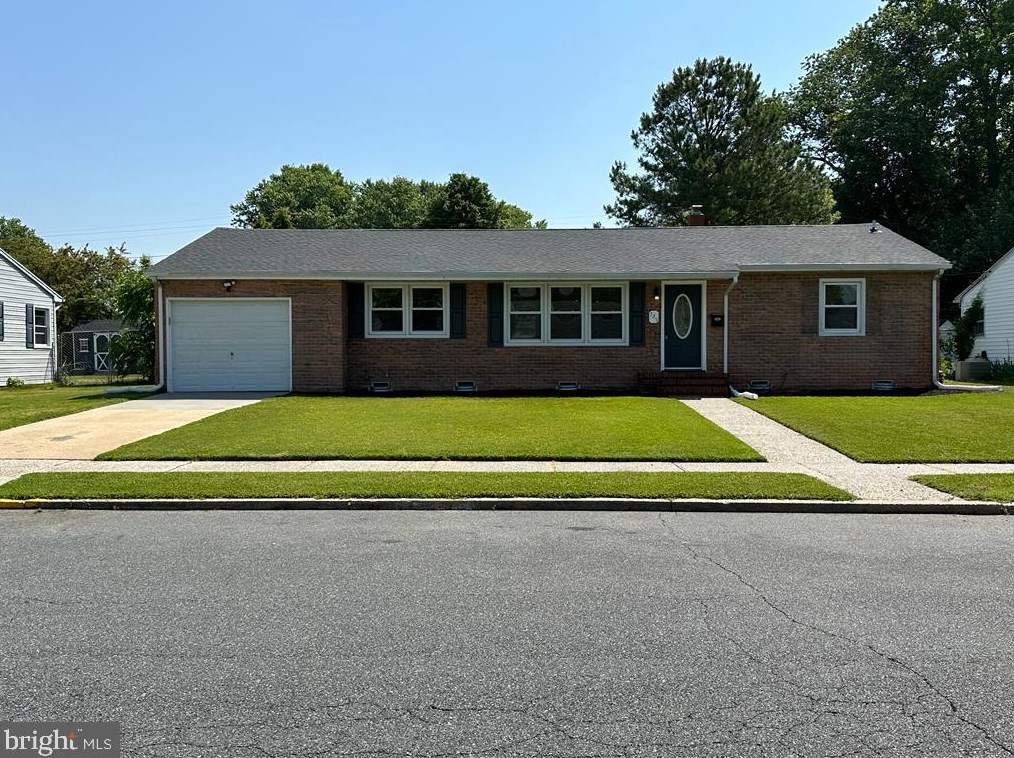 725 W Ivy Dr, Seaford, DE 19973