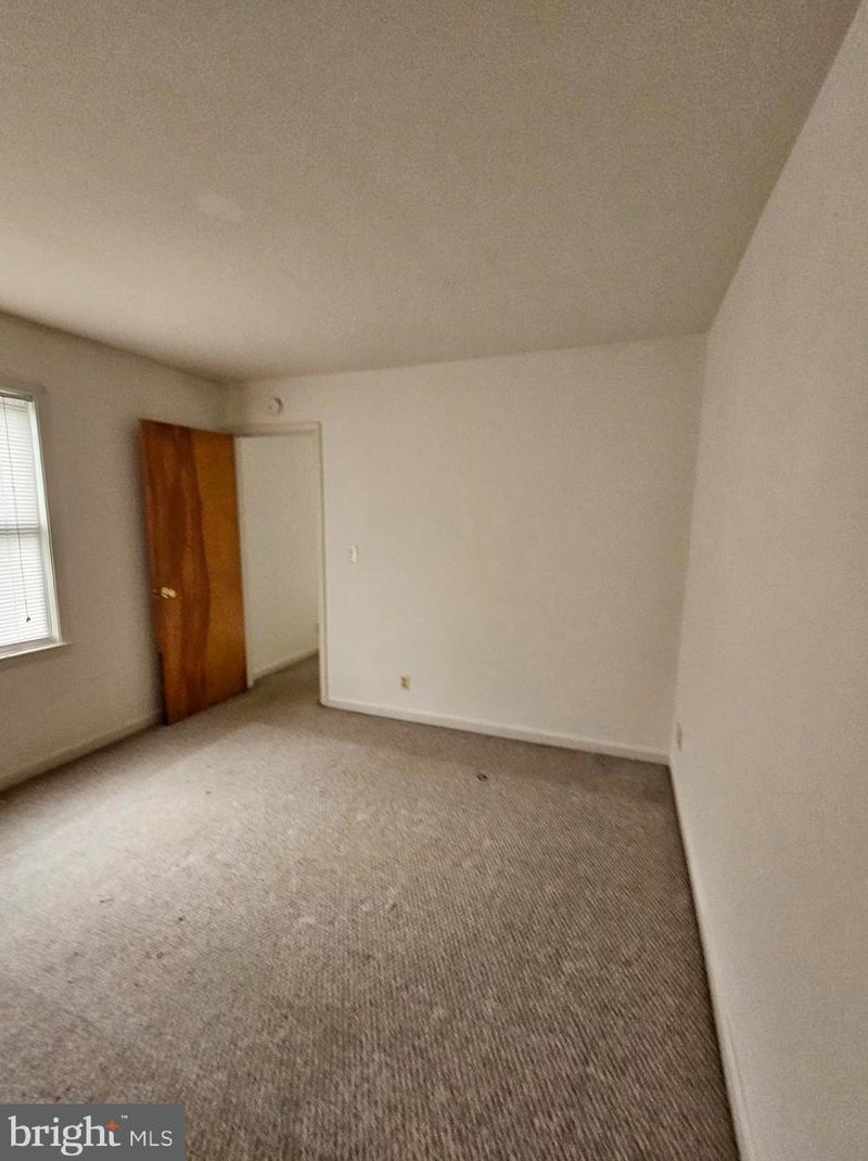 1 S Washington #apt B, Slaughter Beach, DE 19963