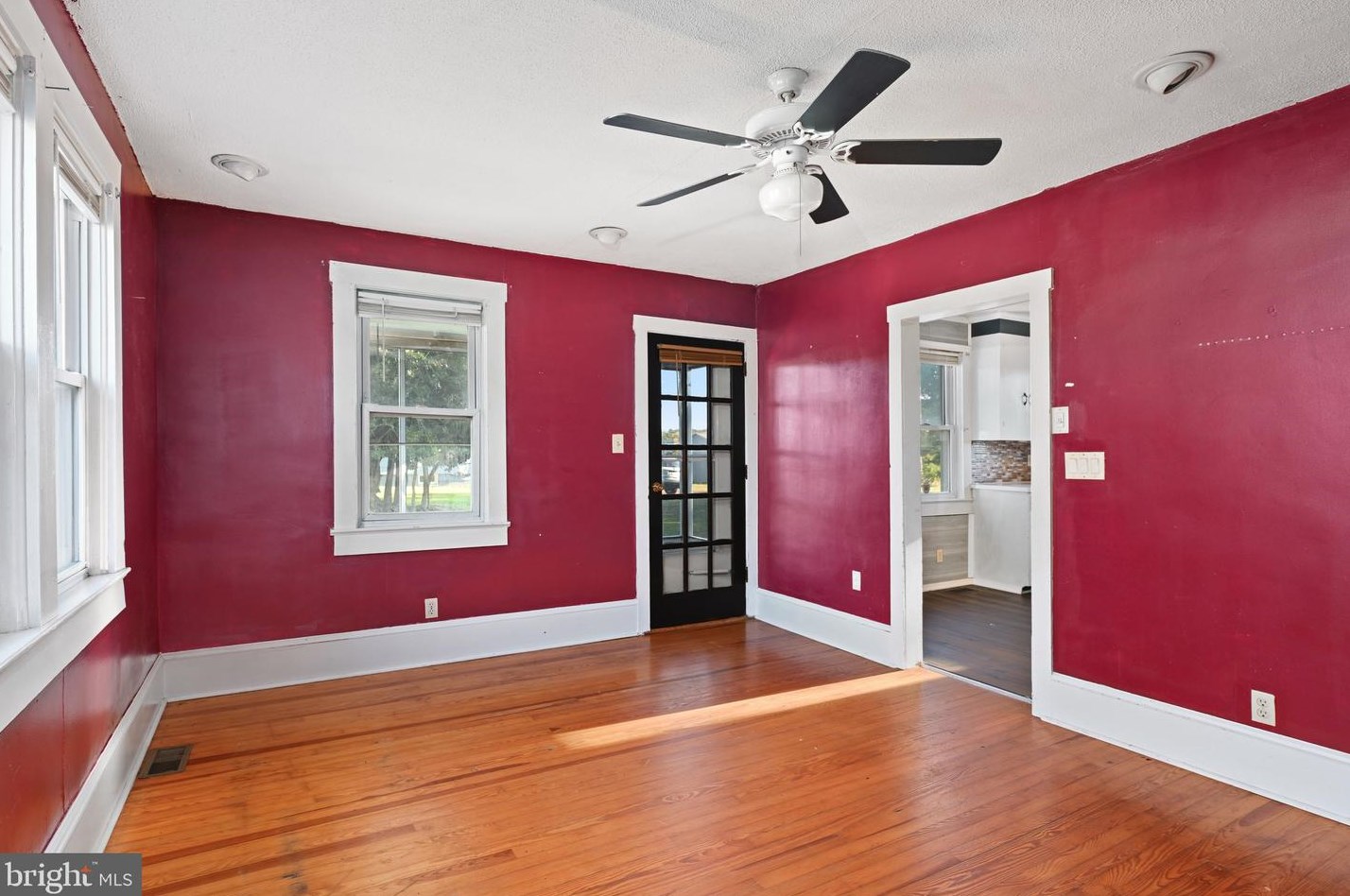 46 Cedar Beach Rd, Slaughter Beach, DE 19963