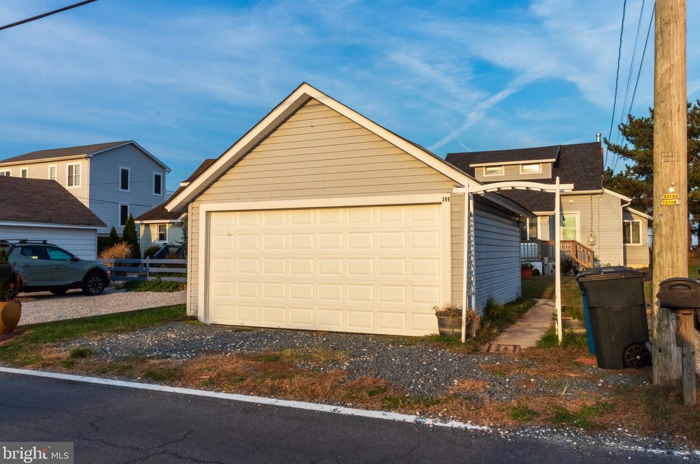 399 Bay Ave, Slaughter Beach DE  19963-4910 exterior