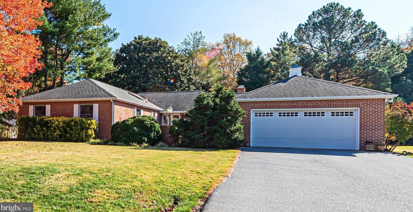 22 W Buckingham Dr, Rehoboth, DE 19971