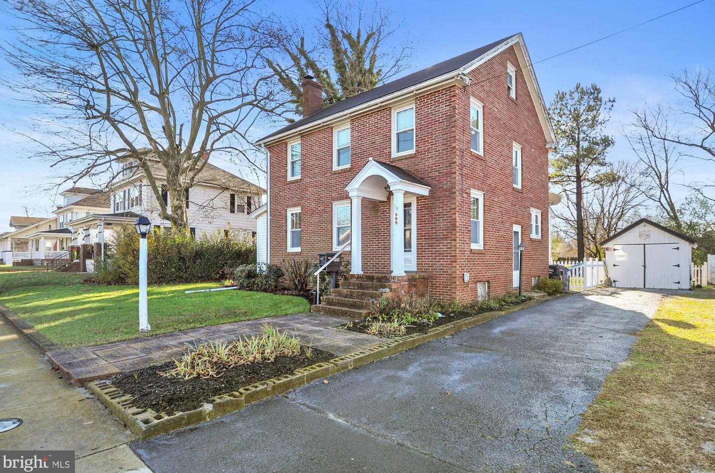 906 Front St, Slaughter Beach, DE 19963-1556