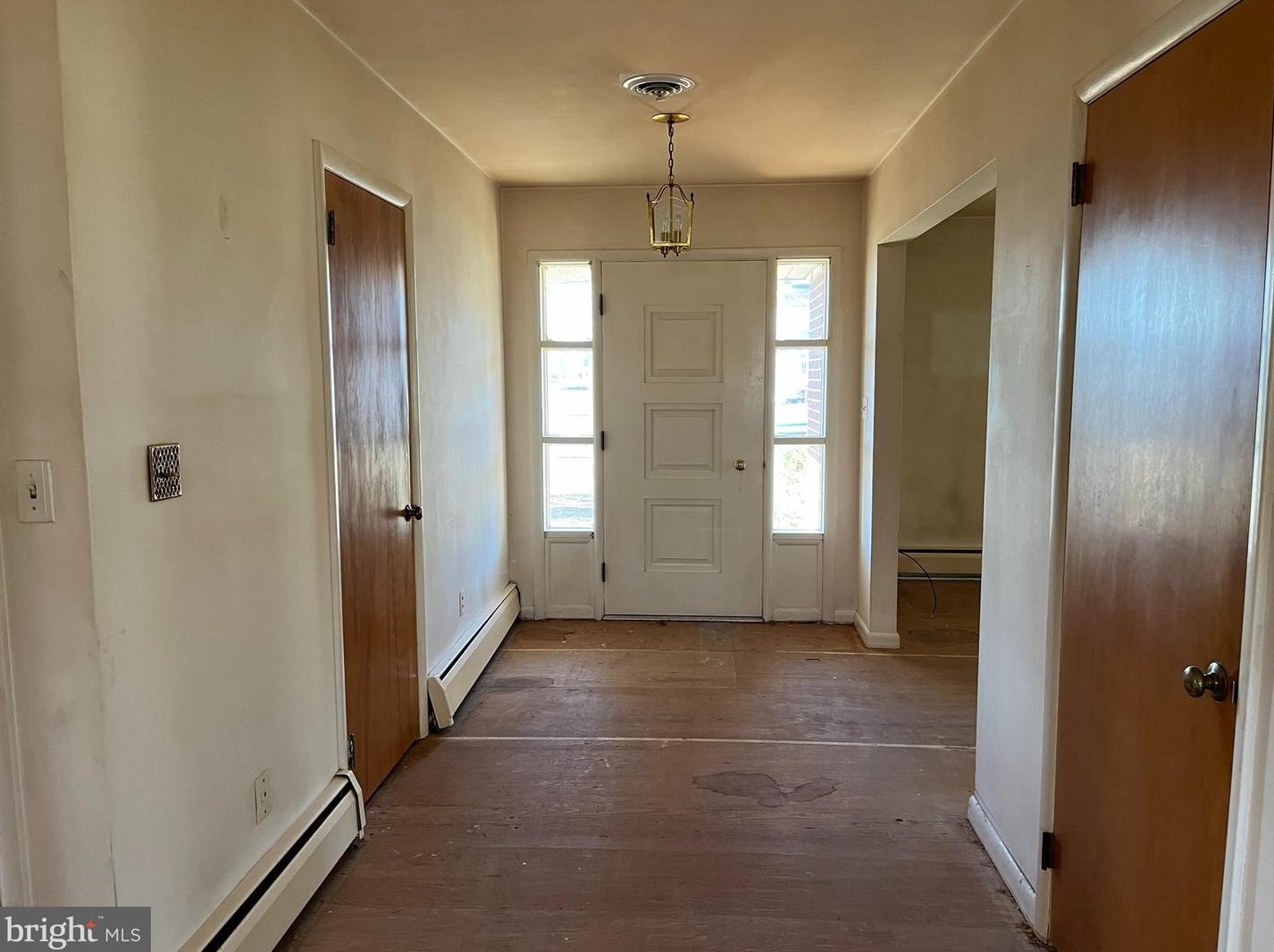 801 S Walnut St, Slaughter Beach, DE 19963