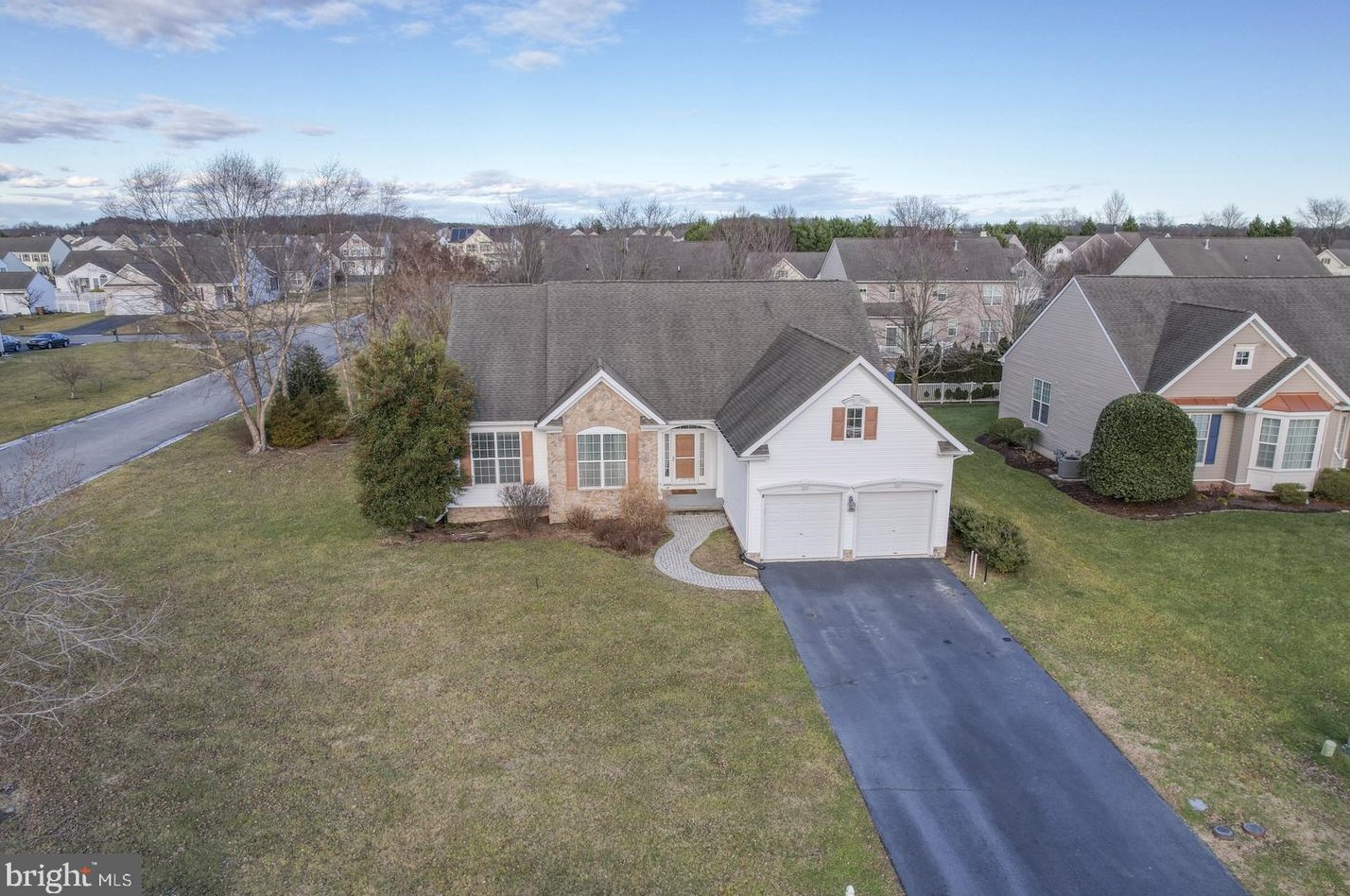 2 Bullrush Dr, Slaughter Beach, DE 19963-3927