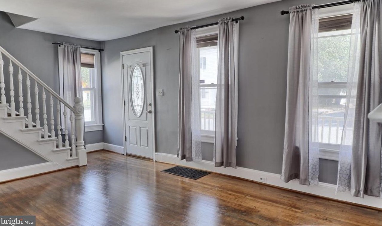 216 Washington St, Slaughter Beach DE  19963-1458 exterior