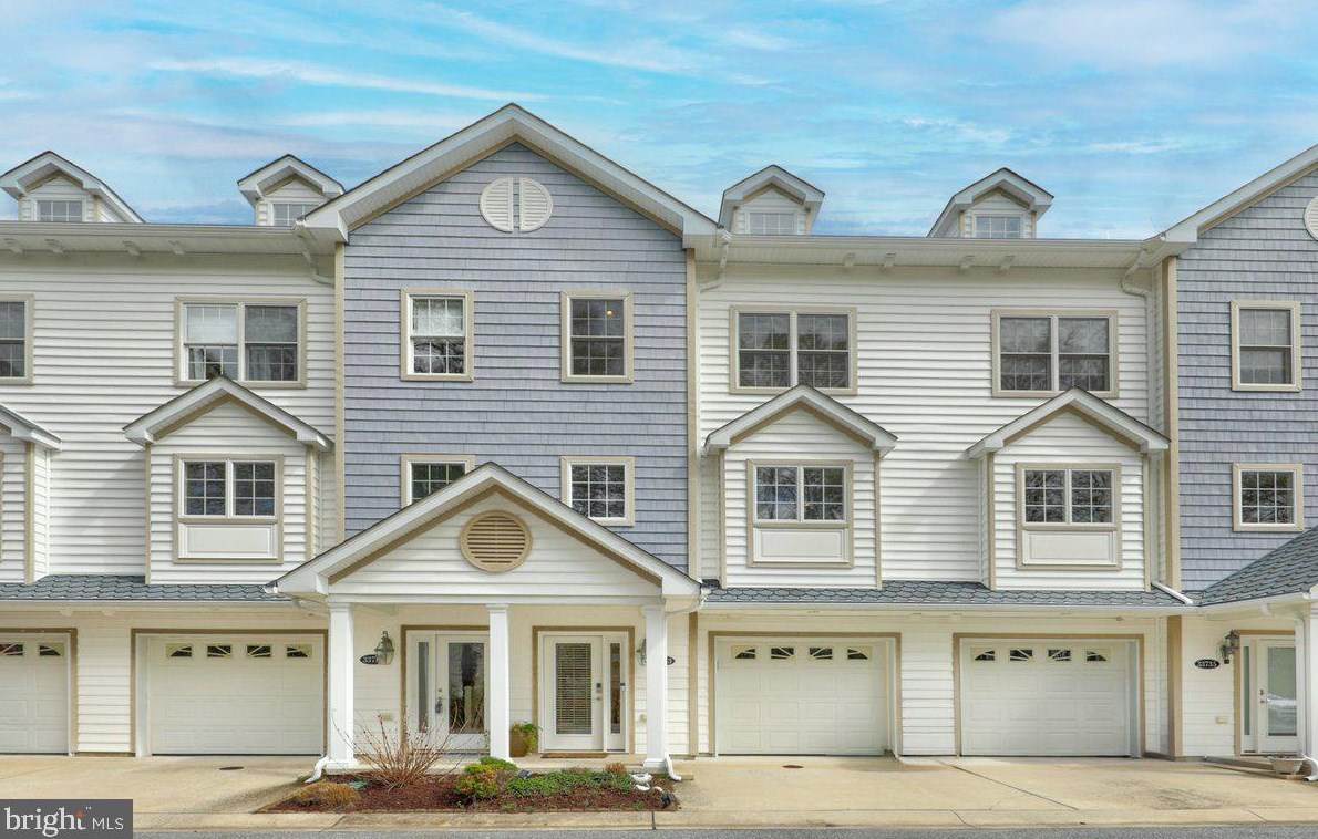 33733 Canal Dr, Frankford, DE 19945-4755