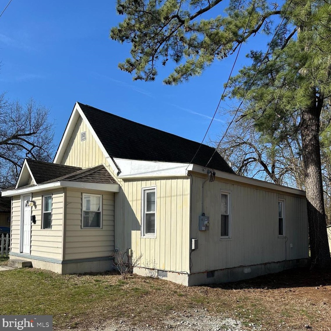 607 W 7th St, Laurel, DE 19956