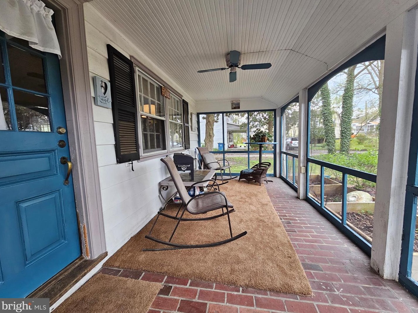 403 4th St, Laurel, DE 19956-1552