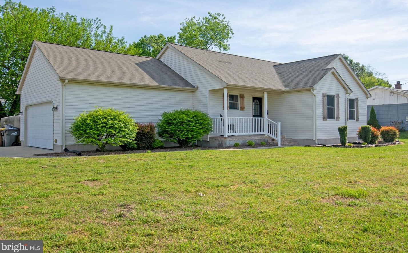703 Se Se 3rd St, Slaughter Beach, DE 19963