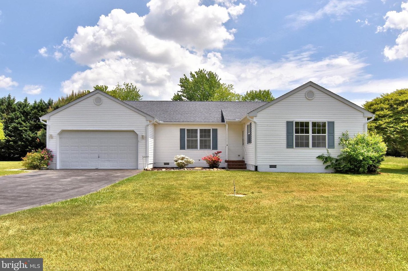 8 Dove Knoll Dr, Rehoboth, DE 19971-9210