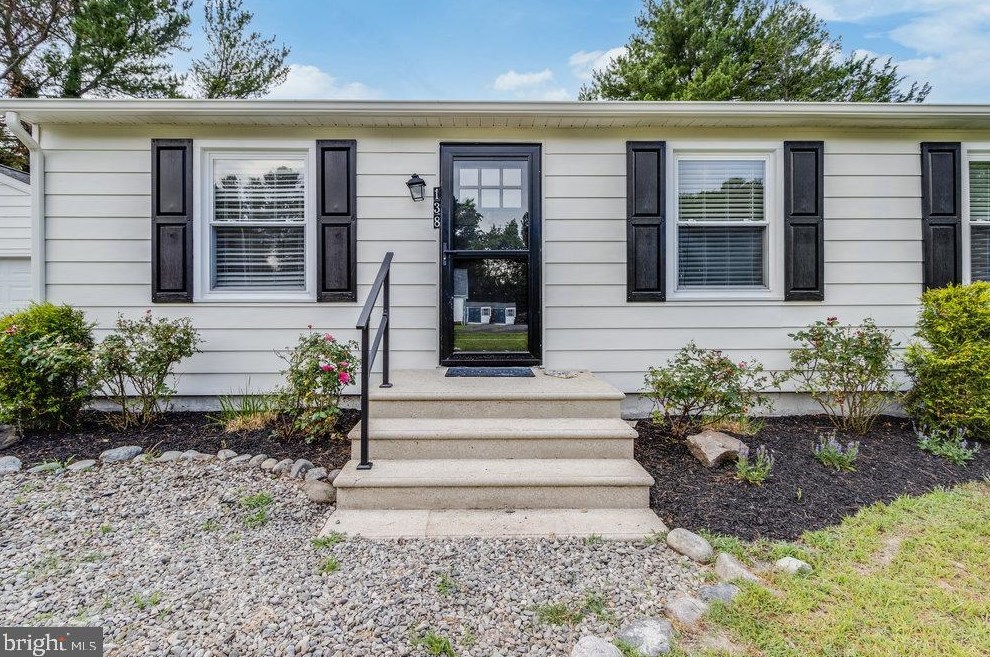 138 Hollywood Dr, Millville, DE 19970